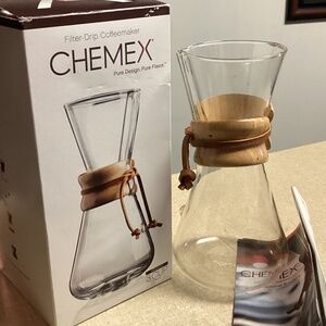 CHEMEX GLASS COFFEEE SERVER BOXED  POUR OVER STYLE.